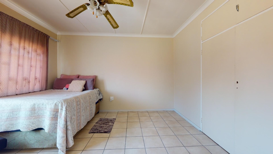 2 Bedroom Property for Sale in Potchefstroom North West